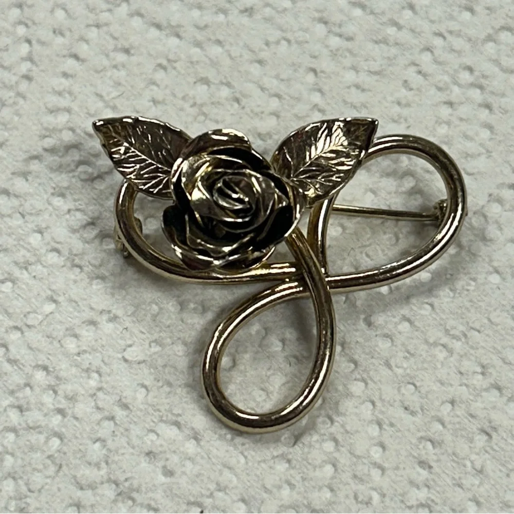 Vintage Elegant Gold Rose Brooch Jewelry Pin Retro Classy Romantic Gift Love